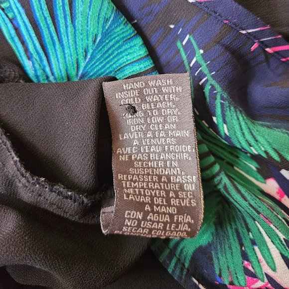 Floral Flowy Back Slit High-Low Top - Picture 9 of 9